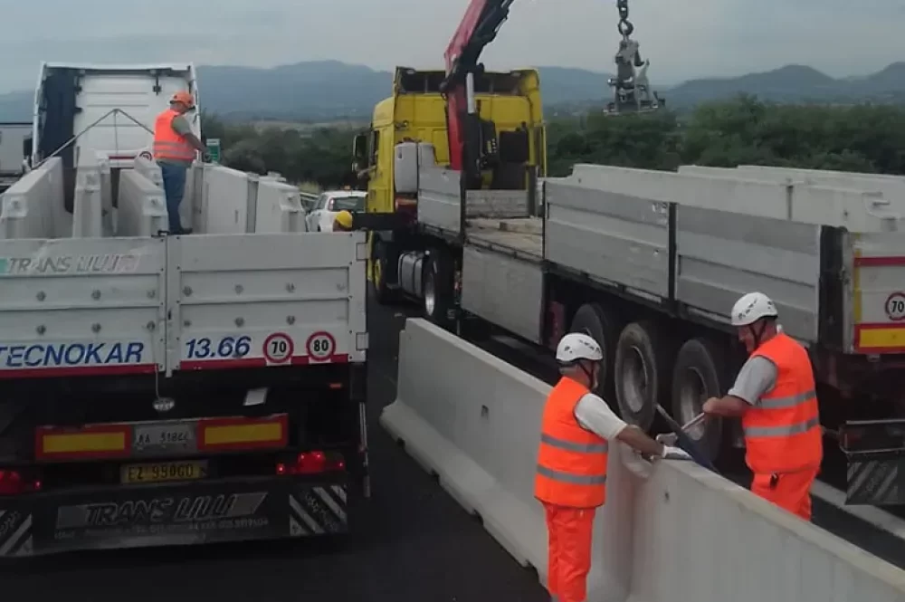 trattori-stradali-con-gru-1